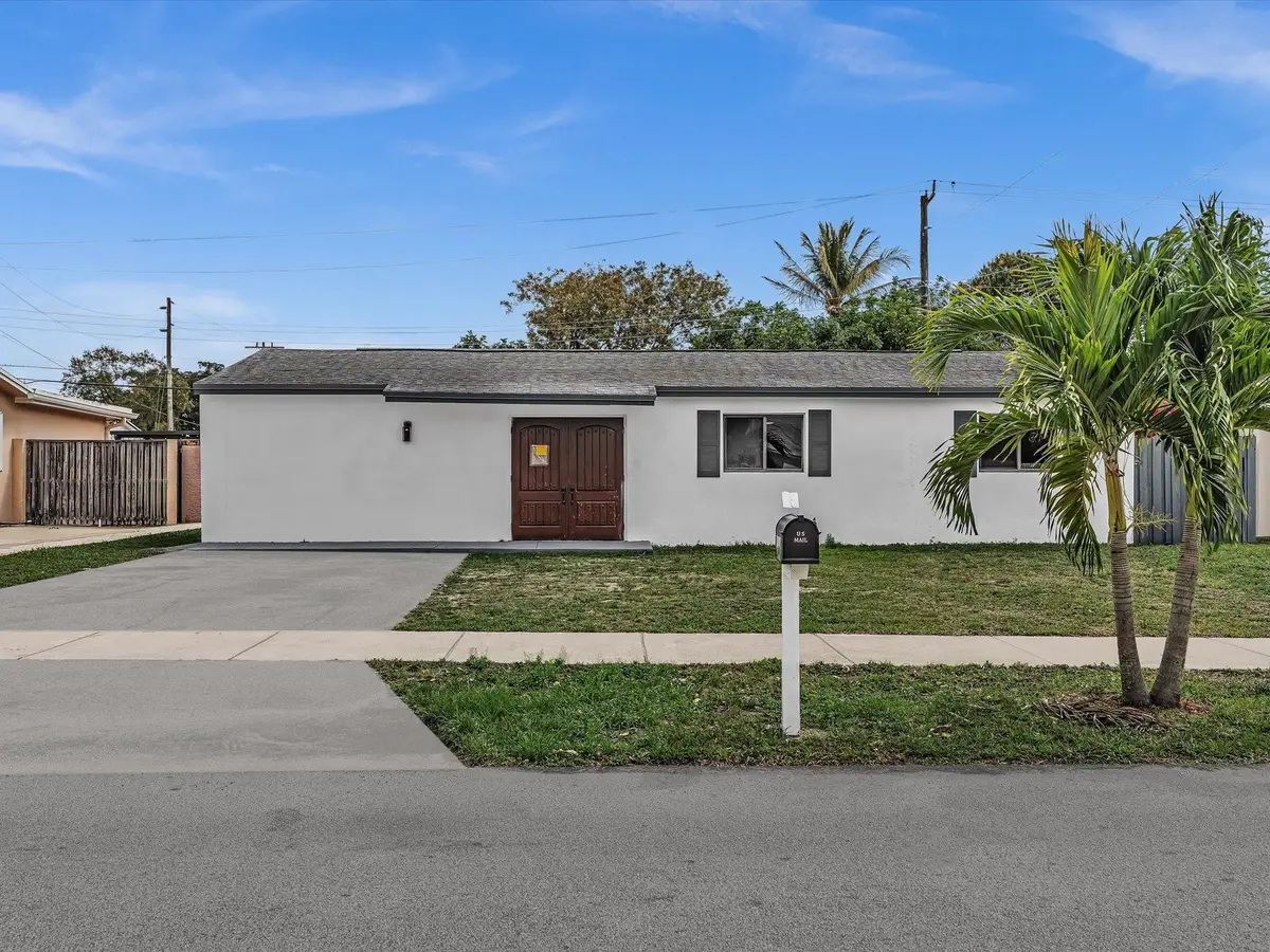 2340 SW 42nd Terrace, Fort Lauderdale, FL 33317 - #1