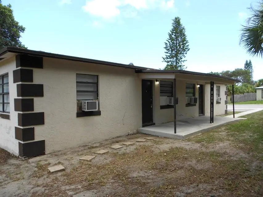 1448 W 33rd Street, Riviera Beach, FL 33404 - #1