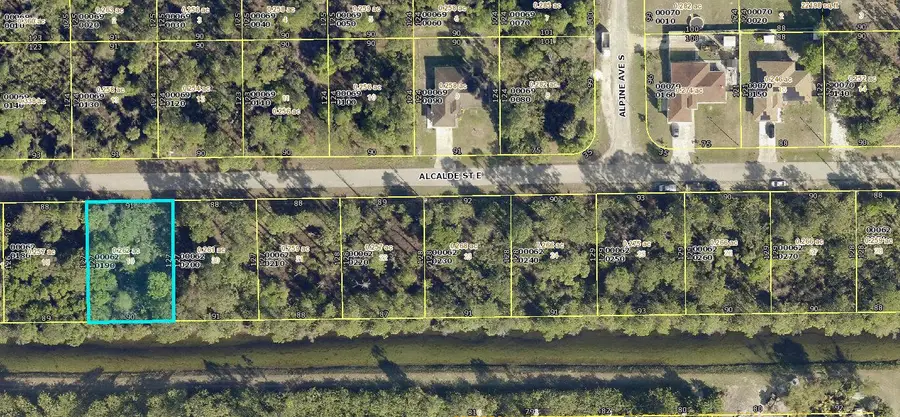 920 Alcalde Street E, Lehigh Acres, FL 33974 - #3
