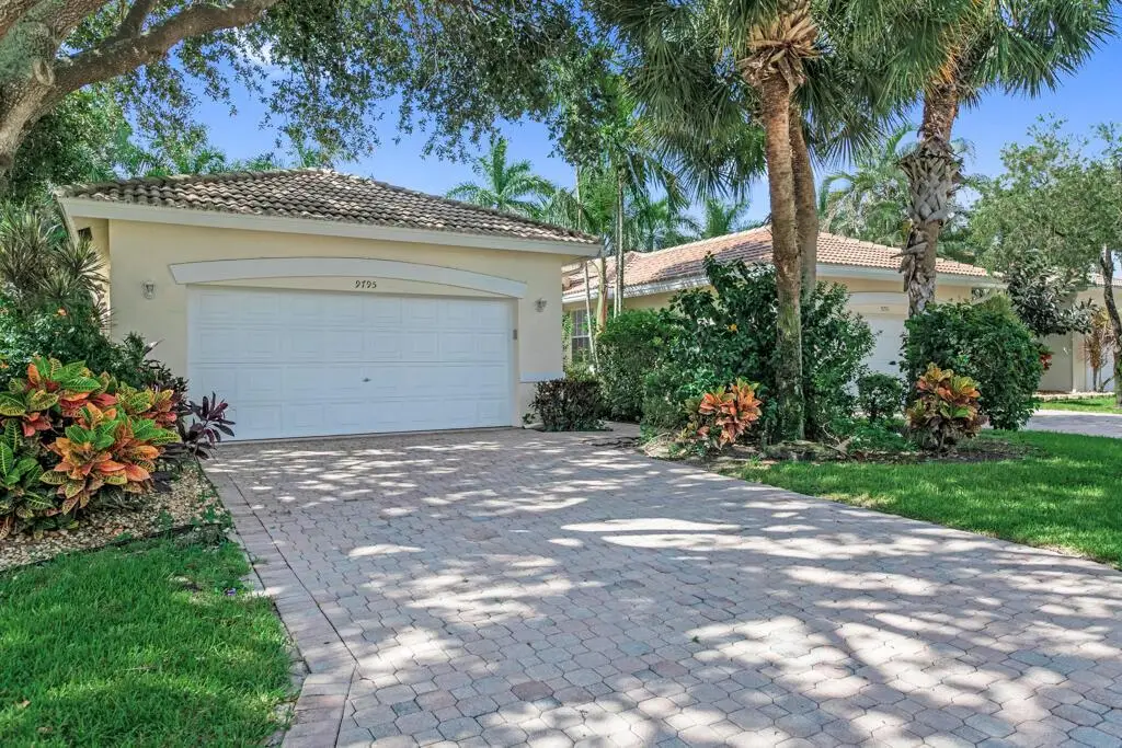 9795 Crescent View Drive S, Boynton Beach, FL 33437 - Image #1