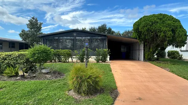 7666 SE Independence Avenue, Hobe Sound, FL 33455