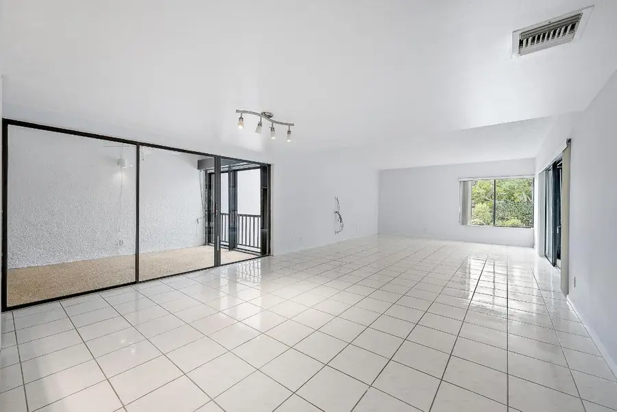 1660 Twelve Oaks Way #205, North Palm Beach, FL 33408 - Image #2