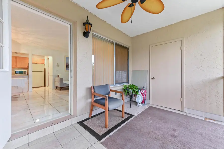 435 Pine Glen Lane #B-2, Greenacres, FL 33463 - Image #3