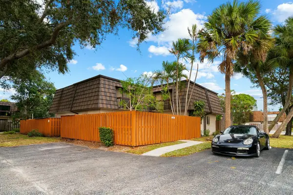 4063 Palm Bay Circle #C, West Palm Beach, FL 33406