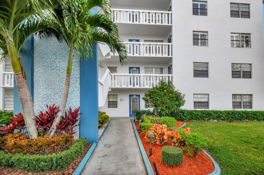 2074 Exeter E #2074 E, Boca Raton, FL 33434 - Image #2