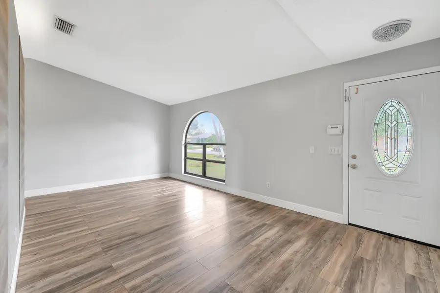 654 SW Pueblo Terrace, Port Saint Lucie, FL 34953 - Image #2