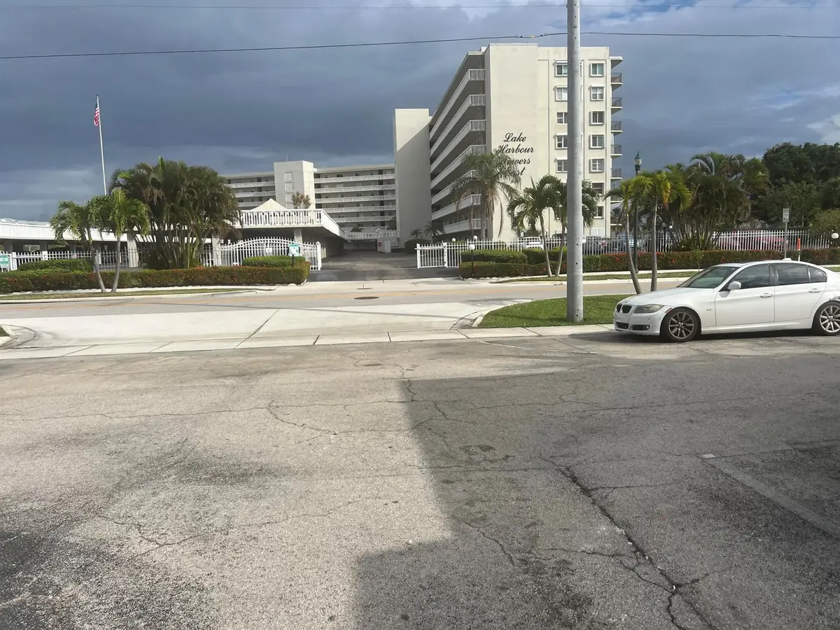 810 Lake Shore Drive #39, Lake Park, FL 33403 - Image #1