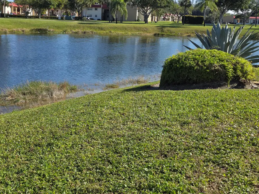 121 Lake Gloria Drive, West Palm Beach, FL 33411 - Image #2