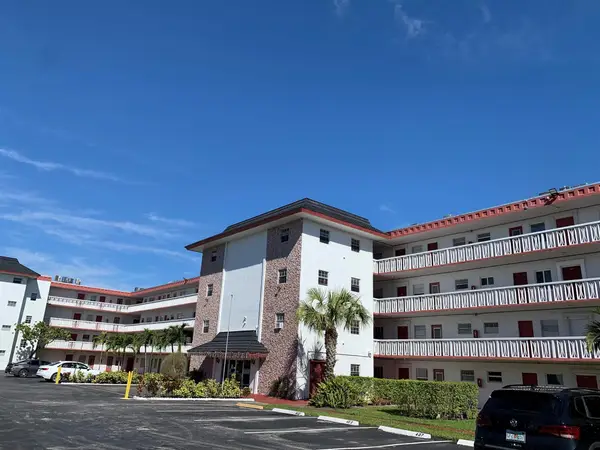 4140 NW 44th Avenue #405, Lauderdale Lakes, FL 33319