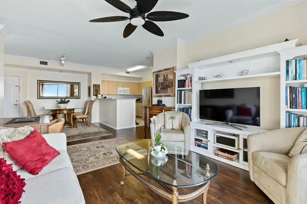 616 Clearwater Park 906 Road #906, West Palm Beach, FL 33401