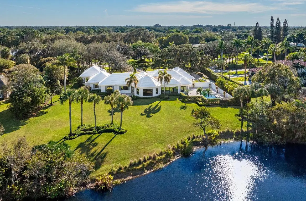 39 Country Road S, Boynton Beach, FL 33436 - Image #1