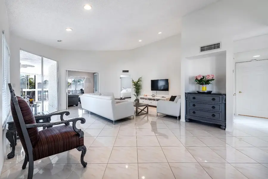 7485 Glendevon Lane #1105, Delray Beach, FL 33446 - Image #2