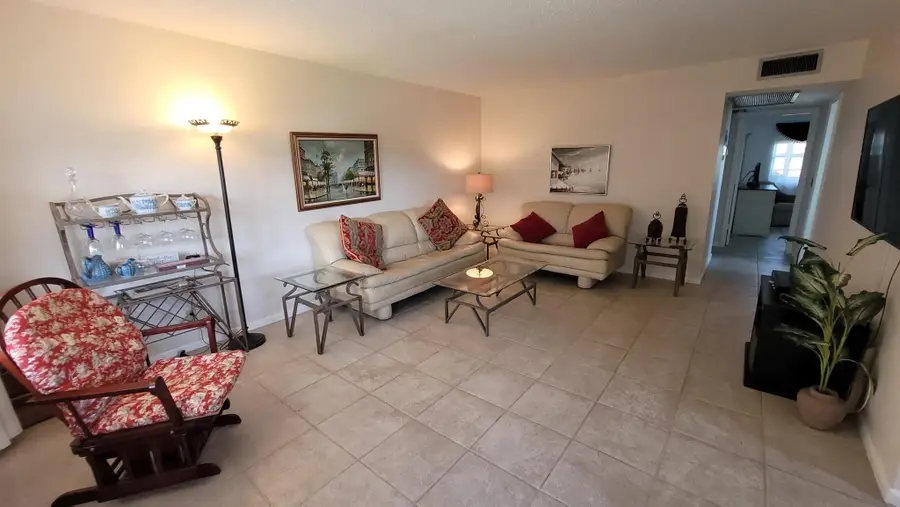 232 Canterbury J, West Palm Beach, FL 33417 - Image #2