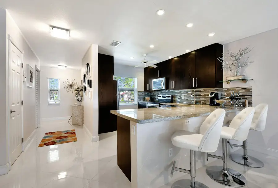 21219 Lago Circle #F, Boca Raton, FL 33433 - Image #2