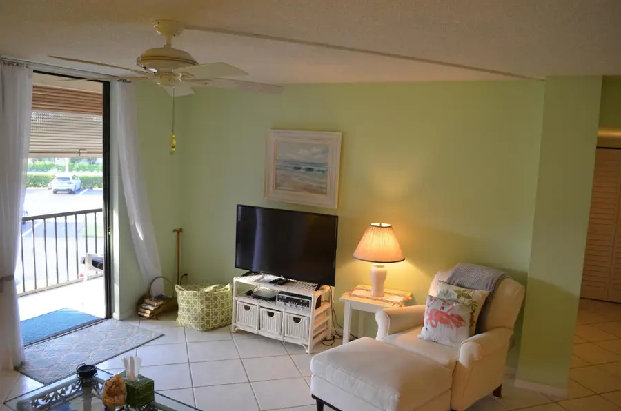 5190 Las Verdes Circle #224, Delray Beach, FL 33484 - Image #3