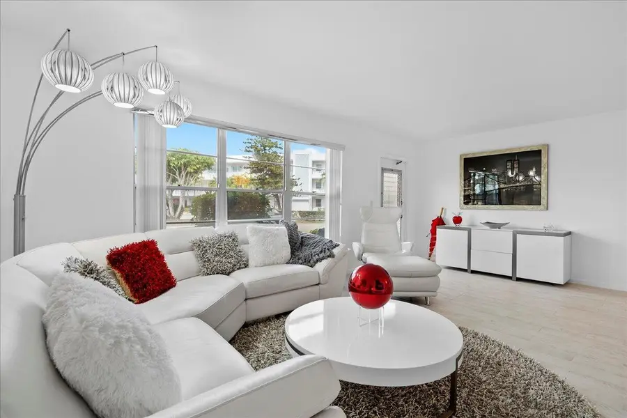 104 Wellington B, West Palm Beach, FL 33417 - Image #3