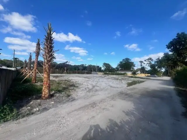 447 Tall Pines Road, West Palm Beach, FL 33415 - Image #3