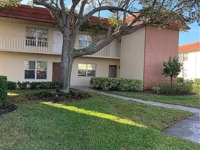 94 Spring Lake Drive #203, Vero Beach, FL 32962 - Image #2