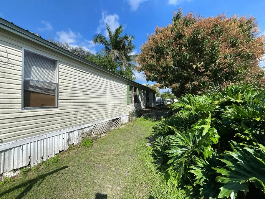 170 Apple Avenue, Pahokee, FL 33476 - Image #2