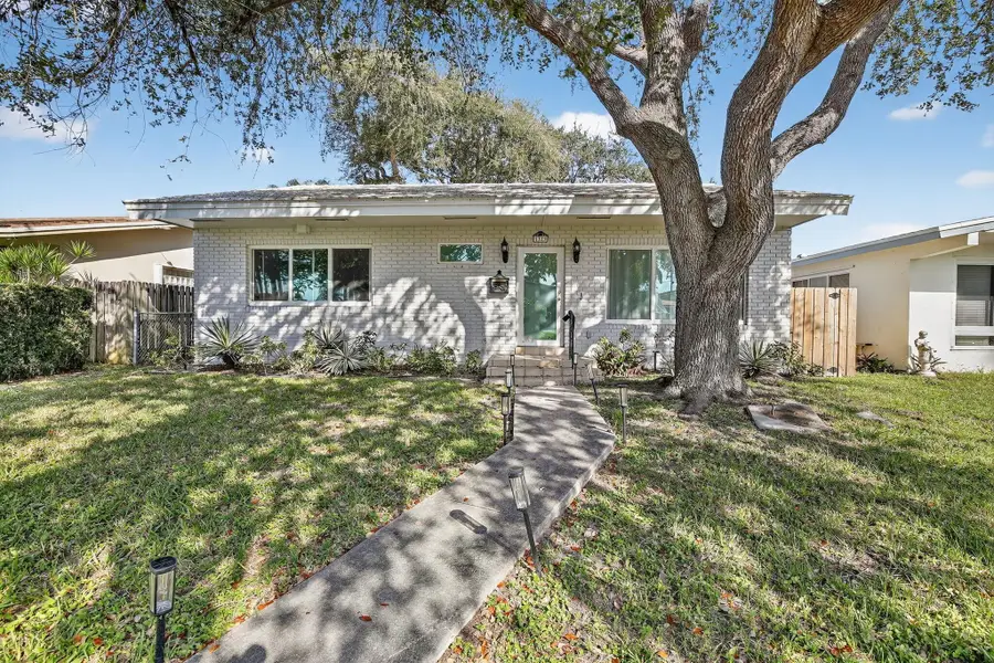 1323 Lincoln Street, Hollywood, FL 33019 - Image #2