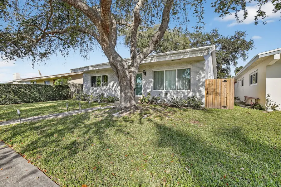 1323 Lincoln Street, Hollywood, FL 33019 - Image #3