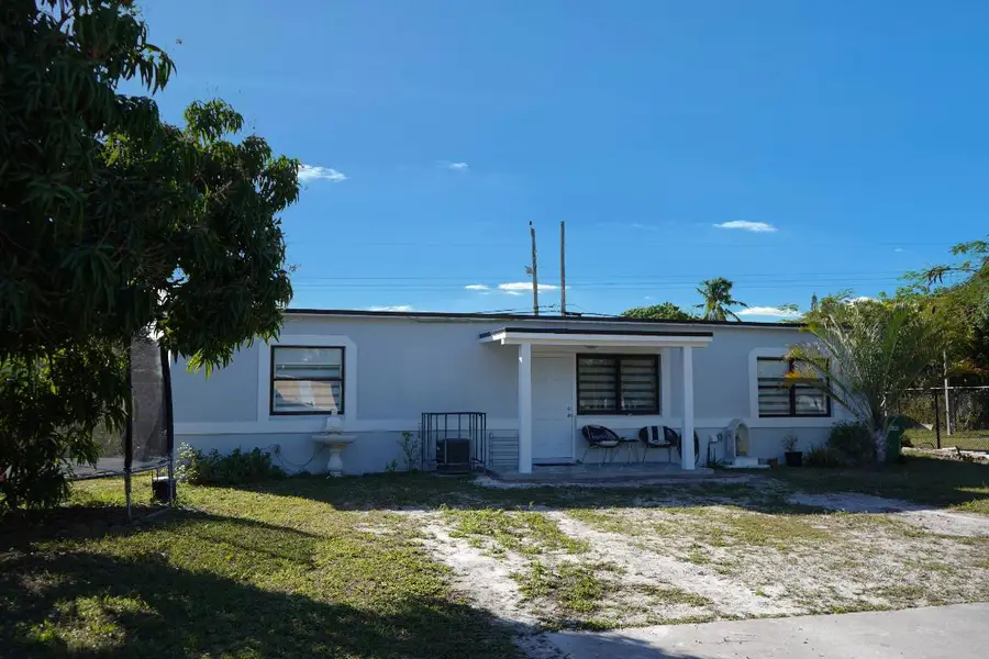 303 NW 28 Way, Fort Lauderdale, FL 33311 - Image #2