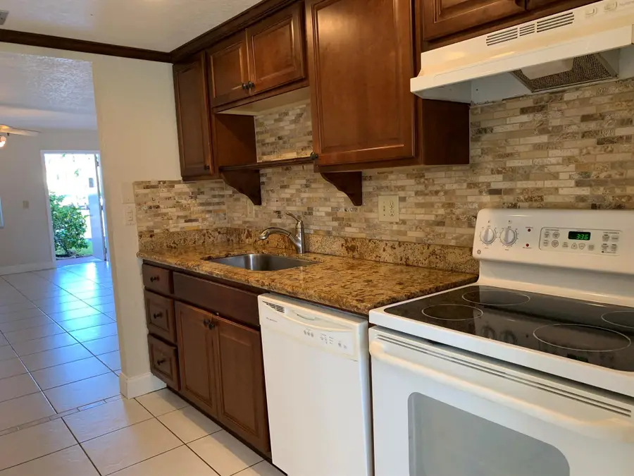 20 Abbey Lane #105, Delray Beach, FL 33446 - Image #2