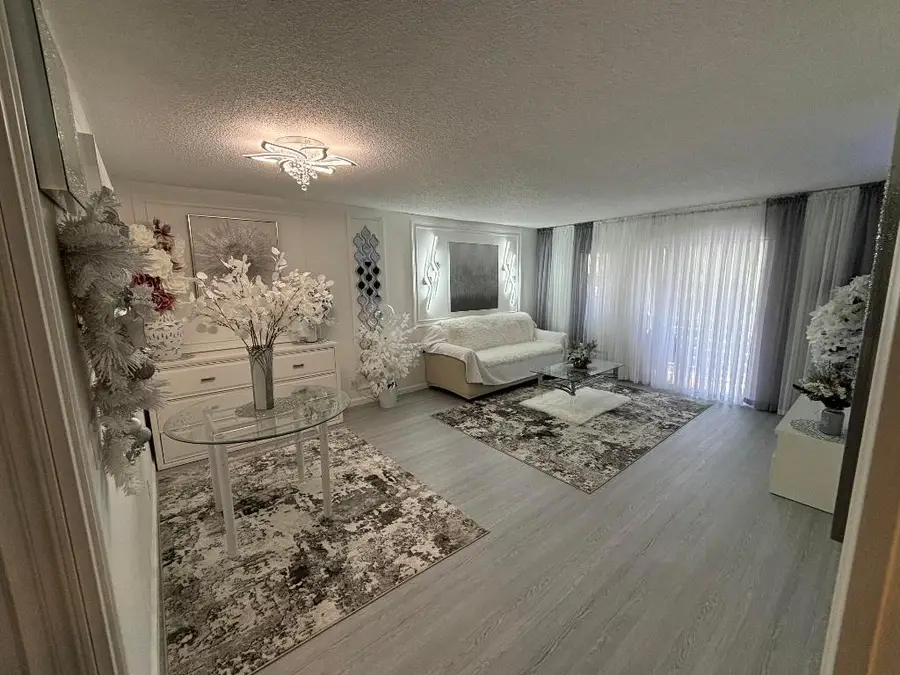1000 NE 14th Avenue #306, Hallandale Beach, FL 33009 - Image #3