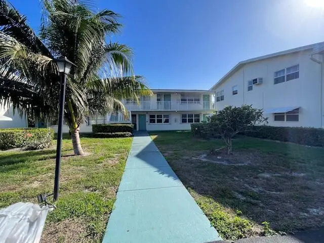480 Horizons W #205, Boynton Beach, FL 33435 - Image #2