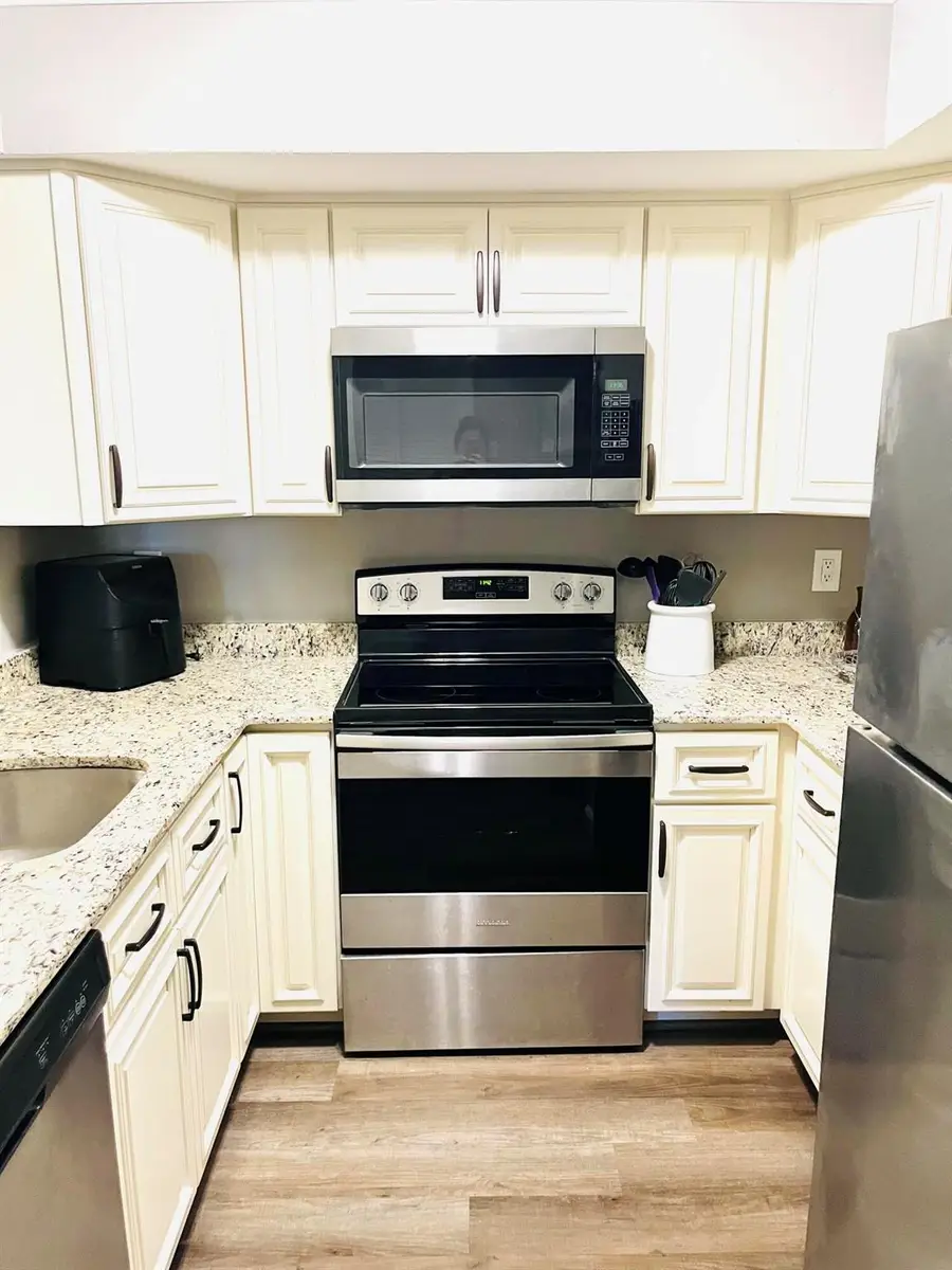 1548 SE Royal Green Circle #105, Port Saint Lucie, FL 34952 - Image #3