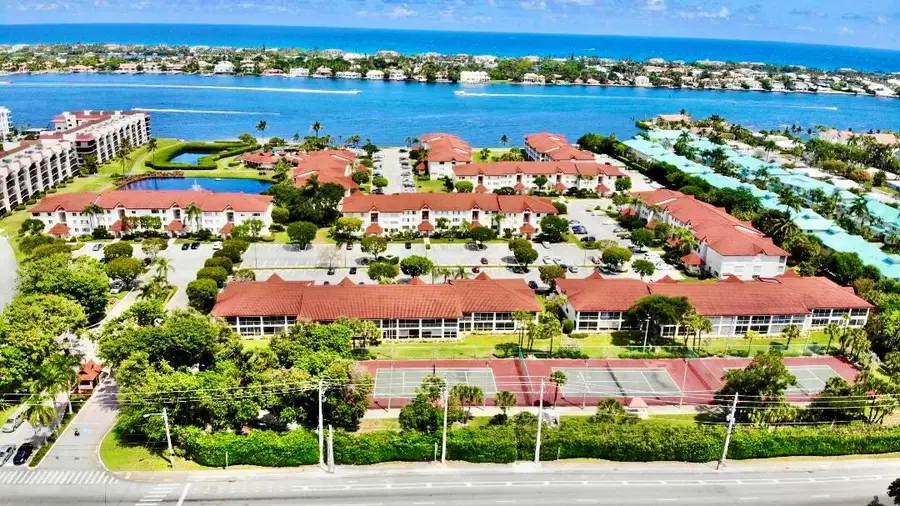 102 Half Moon Circle #F2, Hypoluxo, FL 33462 - Image #3