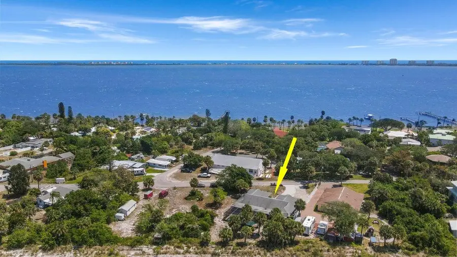 11099 Ridge Avenue, Fort Pierce, FL 34982 - #3