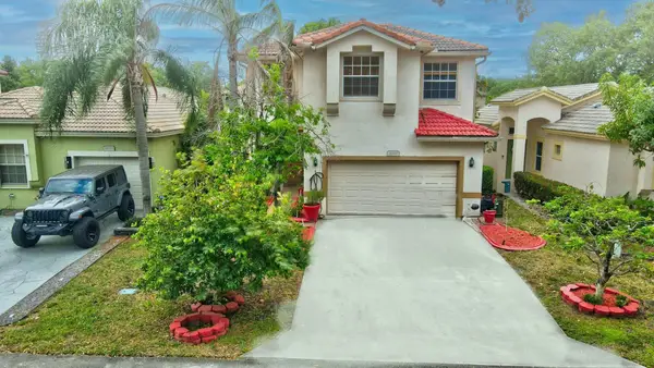 4940 Pelican Manor, Coconut Creek, FL 33073