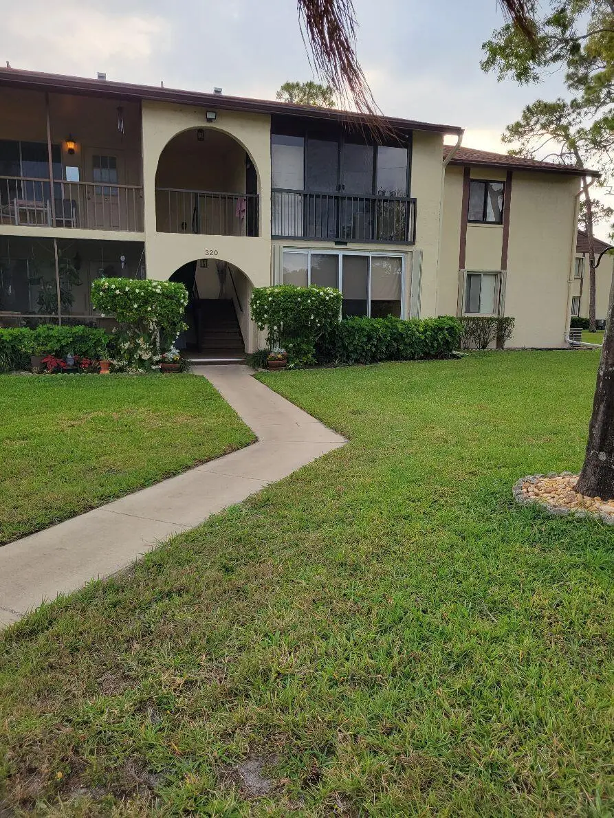 320 Knotty Pine Circle #C2, Greenacres, FL 33463 - Image #2