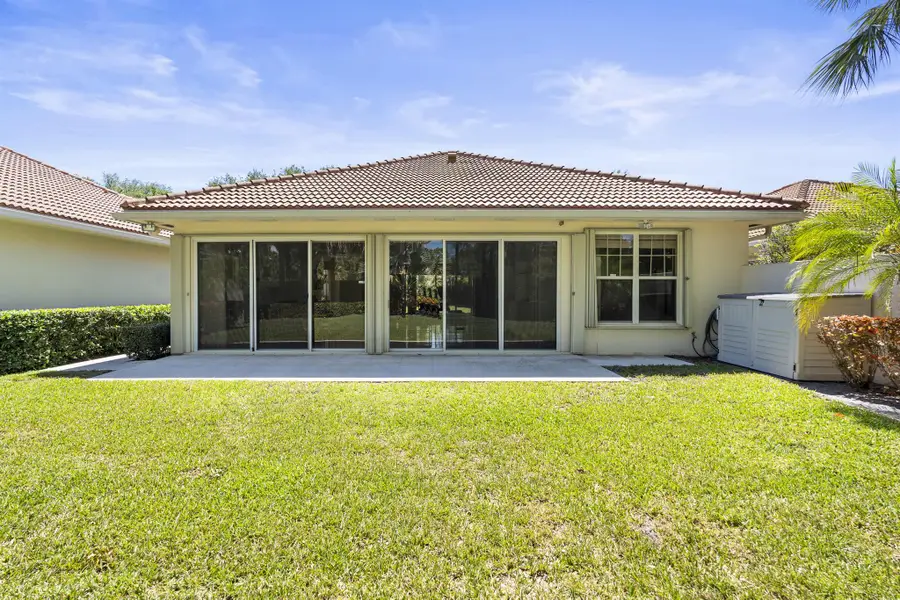 199 E Tall Oaks Circle, Palm Beach Gardens, FL 33410 - Image #2
