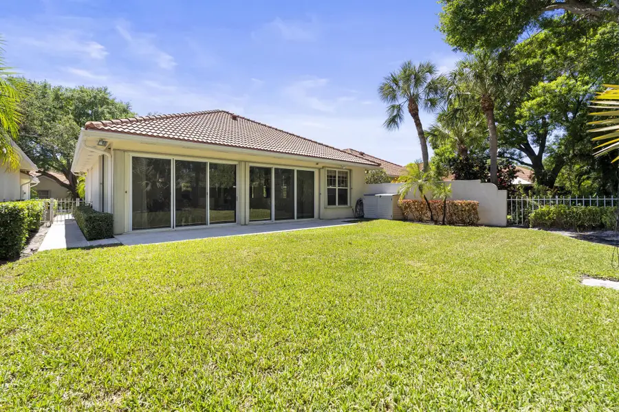199 E Tall Oaks Circle, Palm Beach Gardens, FL 33410 - Image #3