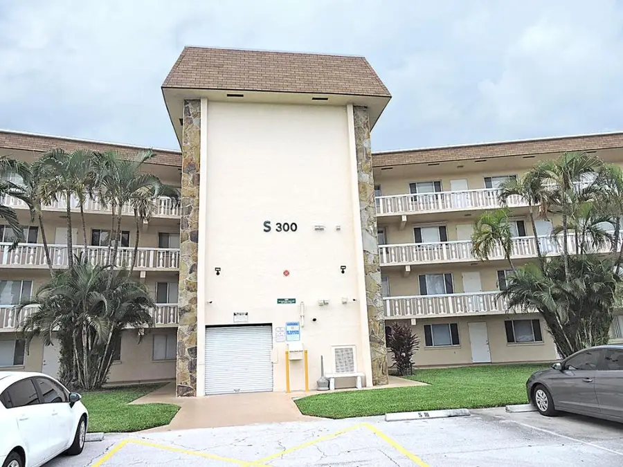 300 Village Green Circle S #220, Palm Springs, FL 33461 - Image #2