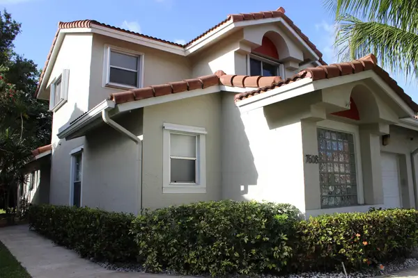 7608 Pinewalk Drive #127, Margate, FL 33063