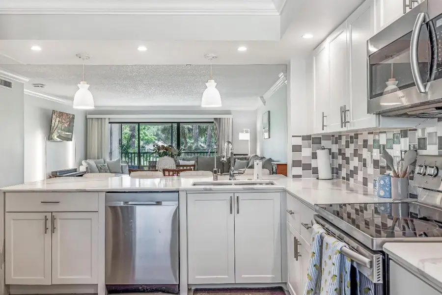 12926 Briarlake Drive #201, Palm Beach Gardens, FL 33418 - Image #3