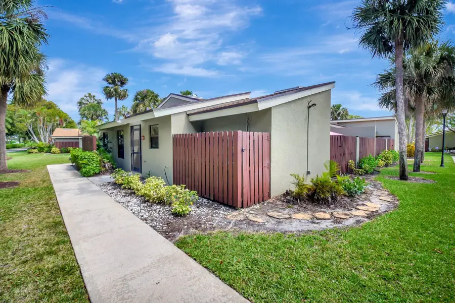 312 Meadows Drive, Boynton Beach, FL 33436 - Image #2