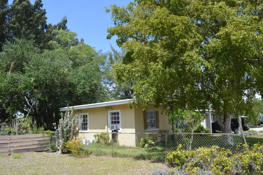 631 N E Street, Lake Worth Beach, FL 33460 - Image #3