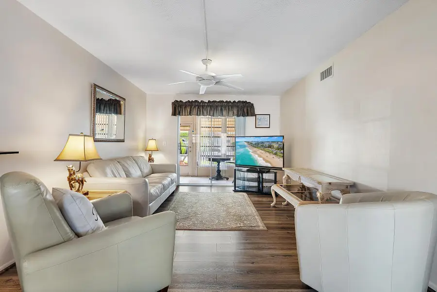 2164 NE 1st Way #102, Boynton Beach, FL 33435 - Image #3