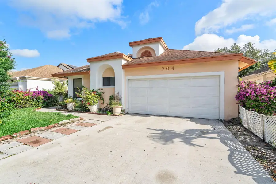 904 Magniola Avenue, North Lauderdale, FL 33068 - Image #2