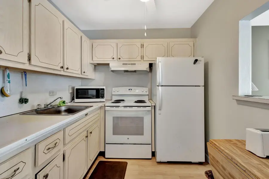 320 Horizons W #210, Boynton Beach, FL 33435 - Image #2