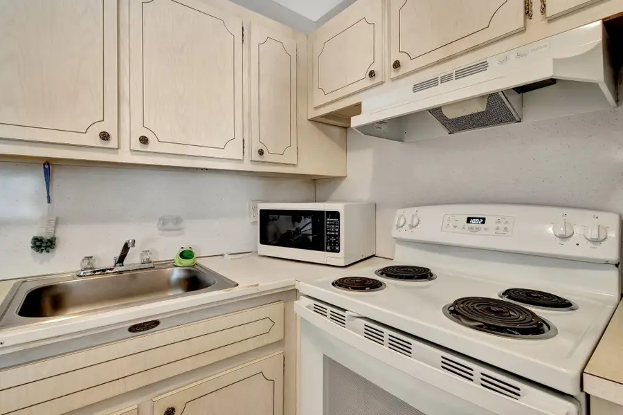 320 Horizons W #210, Boynton Beach, FL 33435 - Image #3