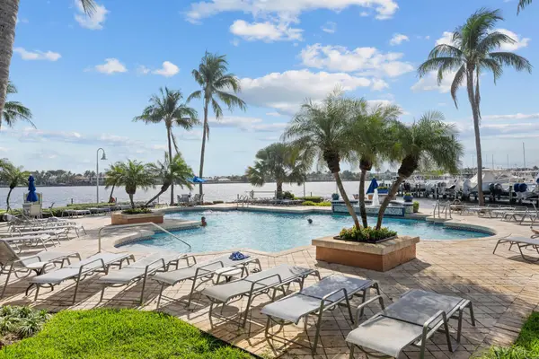 110 Yacht Club Way #104, Hypoluxo, FL 33462