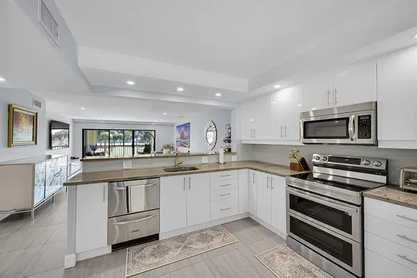 12870 Briarlake 201 Drive #201, Palm Beach Gardens, FL 33418