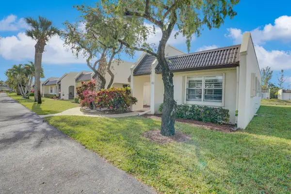 122 Lake Rebecca Drive, West Palm Beach, FL 33411