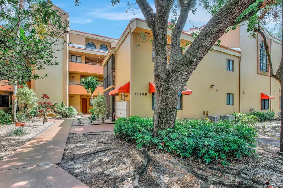 15499 Miami Lakeway N #306-5, Miami Lakes, FL 33014 - Image #2