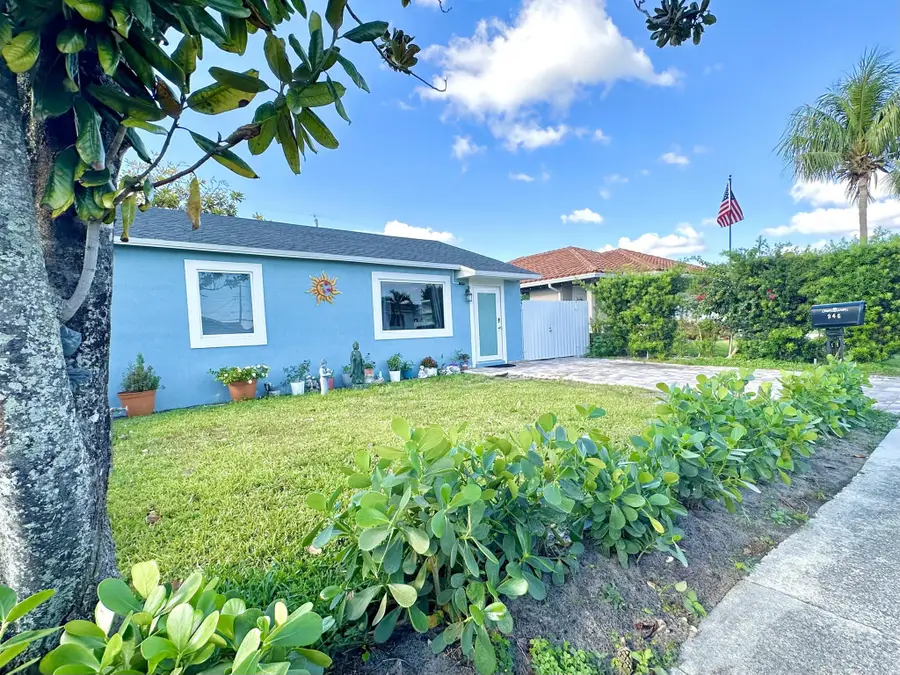 946 Mcintosh Street, West Palm Beach, FL 33405 - Image #2